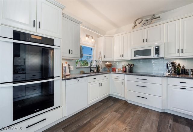 3858 Riviera CIR, Bonita Springs, FL 34134