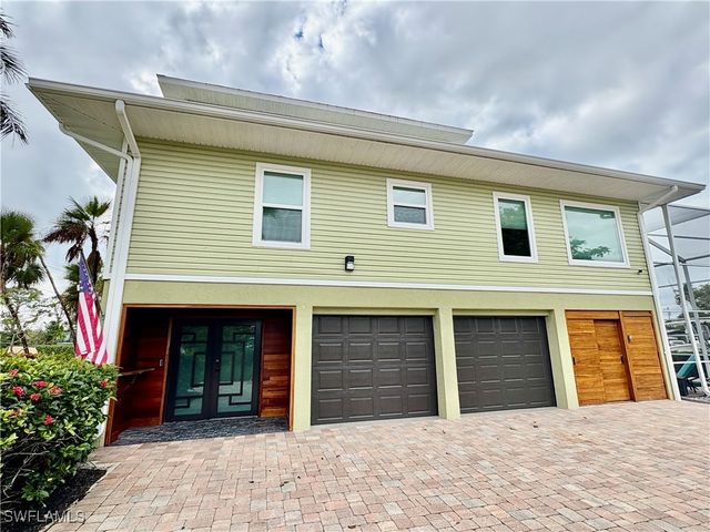 3858 Riviera CIR, Bonita Springs, FL 34134