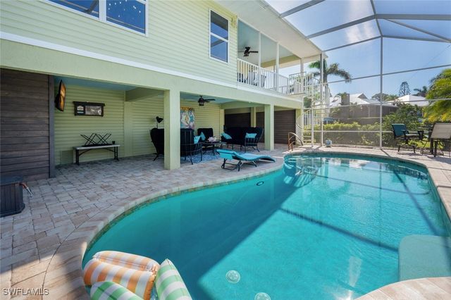 3858 Riviera CIR, Bonita Springs, FL 34134