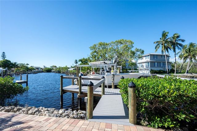 3858 Riviera CIR, Bonita Springs, FL 34134