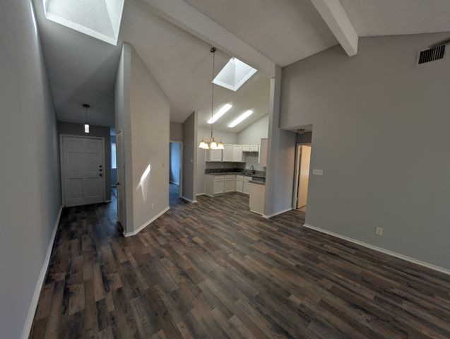 1125 Highpoint Road, Bedford, TX 76022