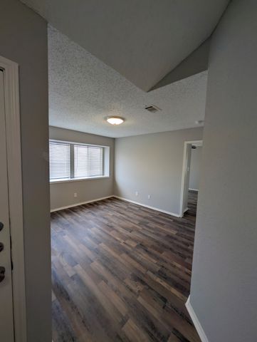 1125 Highpoint Road, Bedford, TX 76022