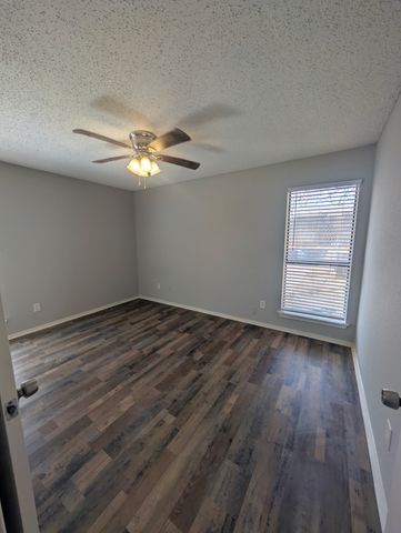 1125 Highpoint Road, Bedford, TX 76022