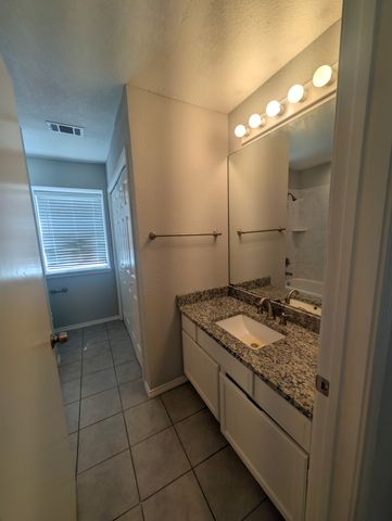 1125 Highpoint Road, Bedford, TX 76022