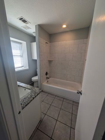 1125 Highpoint Road, Bedford, TX 76022