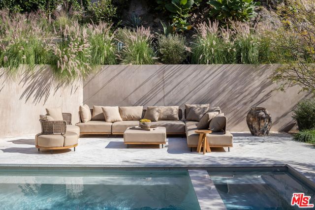 1600 Rising Glen Road, Los Angeles, CA 90069