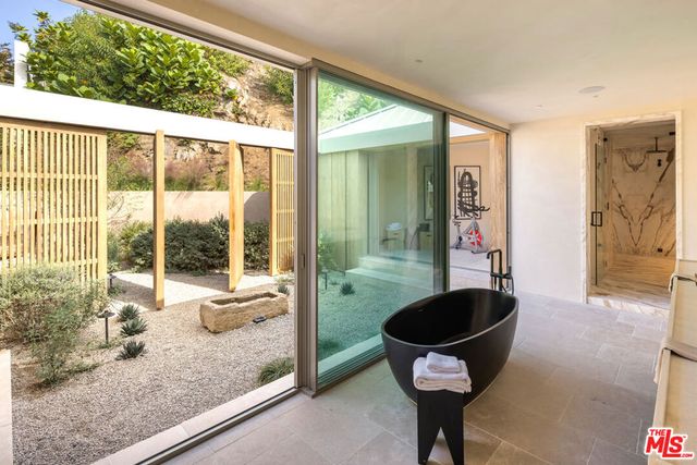 1600 Rising Glen Road, Los Angeles, CA 90069