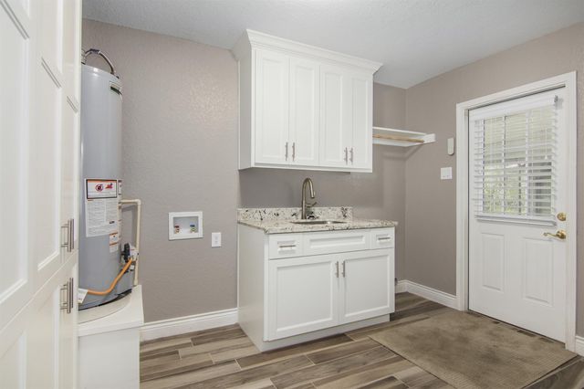 2904 Frostwood Circle, Dickinson, TX 77539