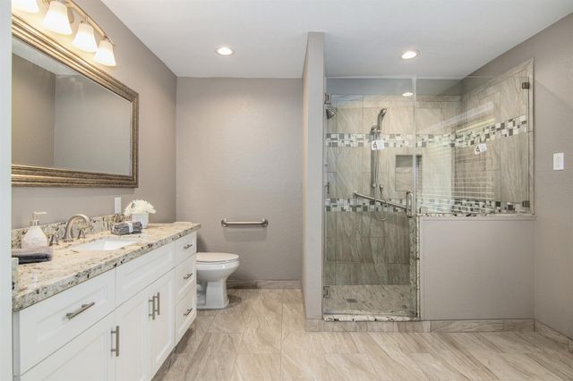 2904 Frostwood Circle, Dickinson, TX 77539