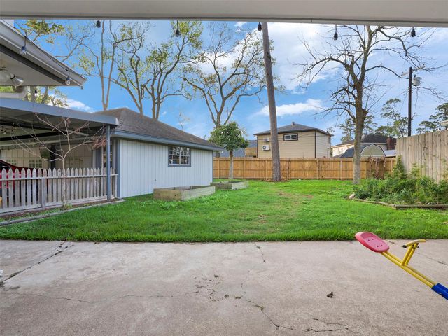 2904 Frostwood Circle, Dickinson, TX 77539