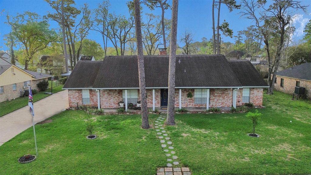 2904 Frostwood Circle, Dickinson, TX 77539