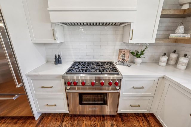 806 Fiesta Drive, San Mateo, CA 94403
