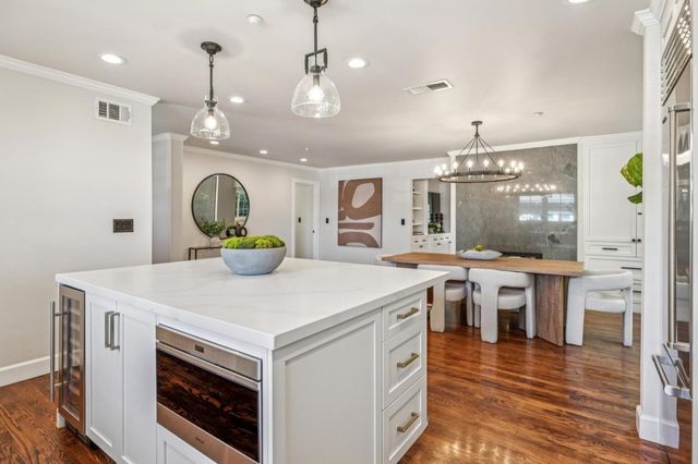 806 Fiesta Drive, San Mateo, CA 94403