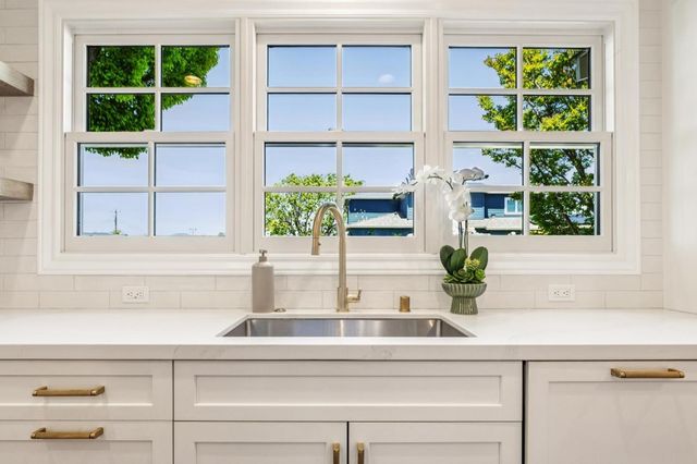 806 Fiesta Drive, San Mateo, CA 94403