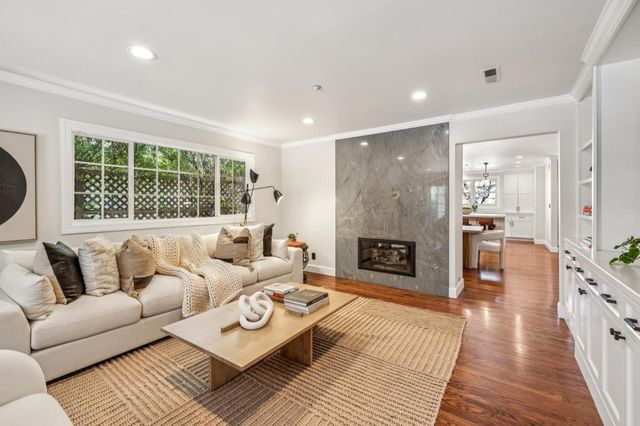806 Fiesta Drive, San Mateo, CA 94403