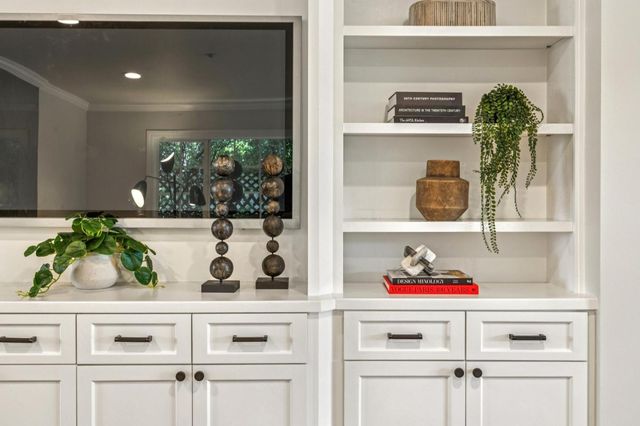 806 Fiesta Drive, San Mateo, CA 94403