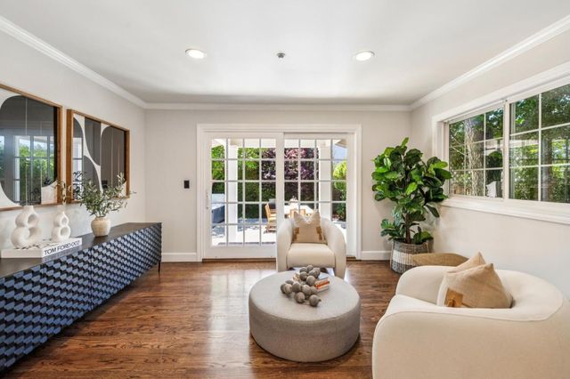 806 Fiesta Drive, San Mateo, CA 94403
