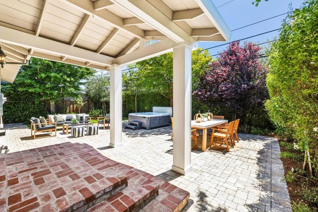 806 Fiesta Drive, San Mateo, CA 94403