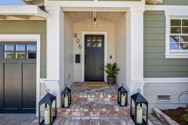 806 Fiesta Drive, San Mateo, CA 94403