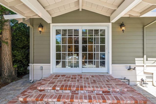 806 Fiesta Drive, San Mateo, CA 94403