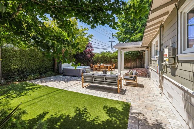 806 Fiesta Drive, San Mateo, CA 94403