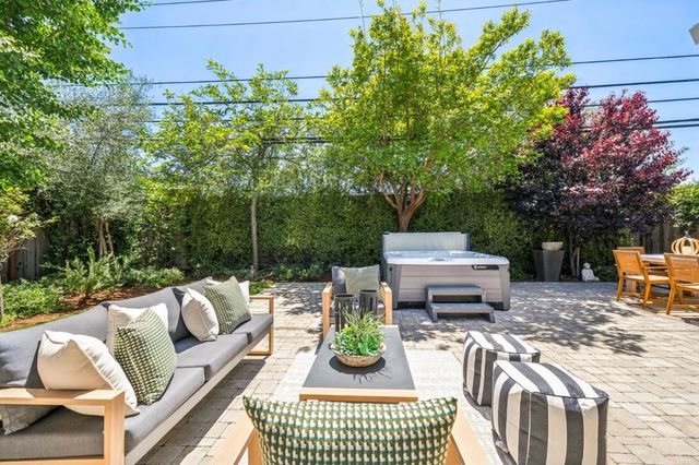 806 Fiesta Drive, San Mateo, CA 94403