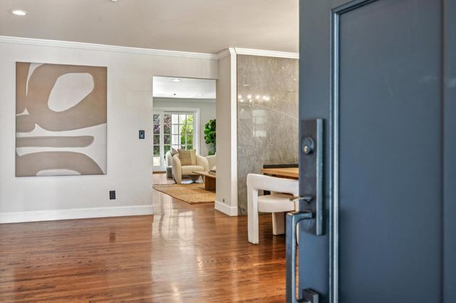 806 Fiesta Drive, San Mateo, CA 94403