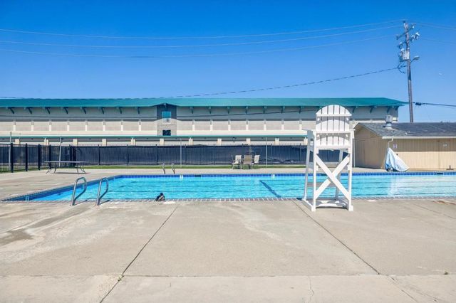 806 Fiesta Drive, San Mateo, CA 94403