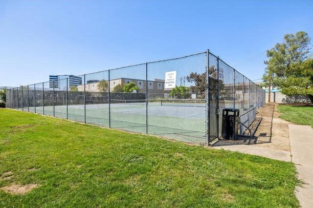 806 Fiesta Drive, San Mateo, CA 94403