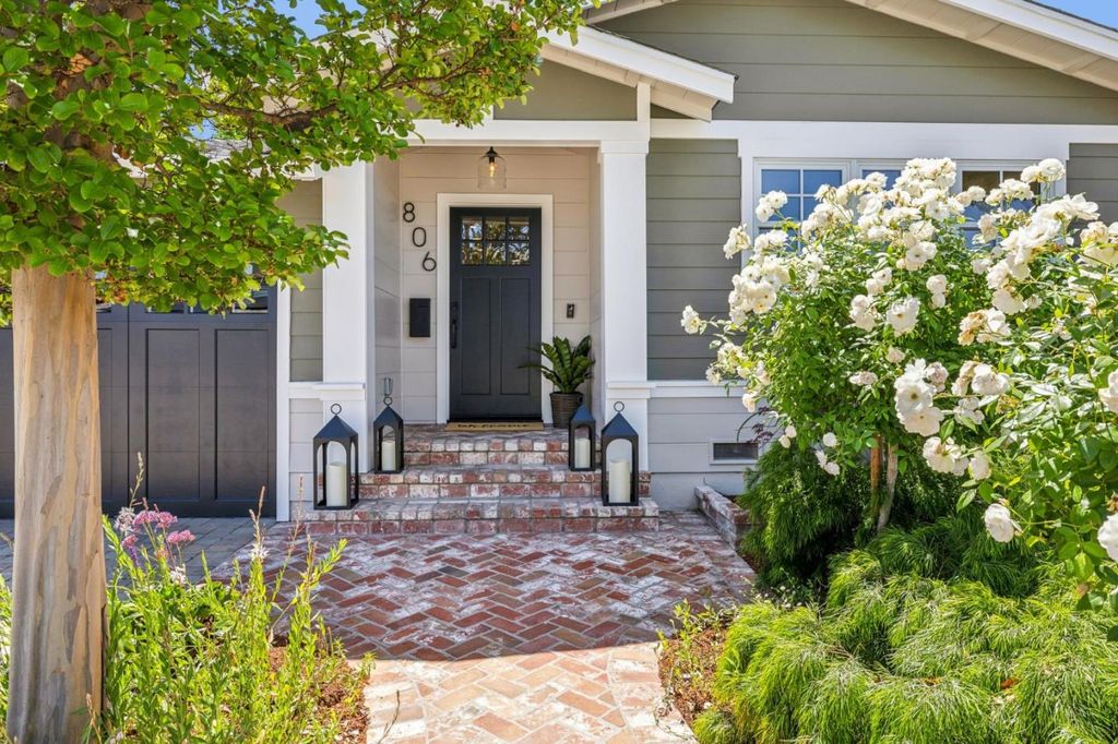 806 Fiesta Drive, San Mateo, CA 94403