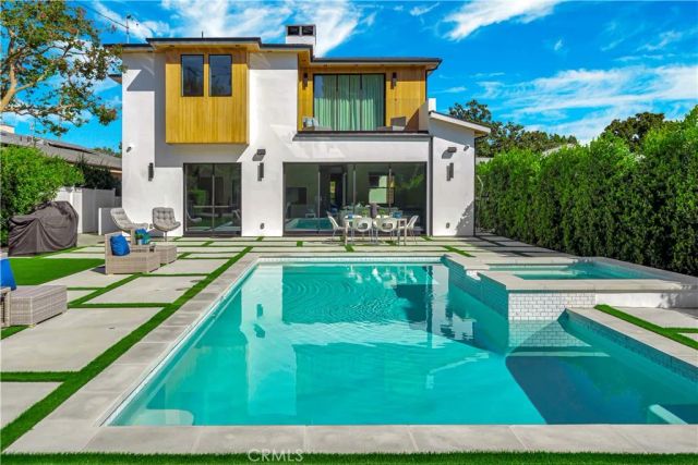16706 Magnolia, Encino, CA 91436