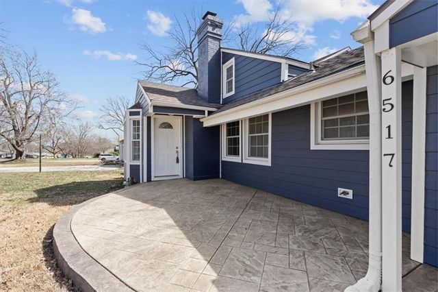 6517 W 77th Terrace, Overland Park, KS 66204