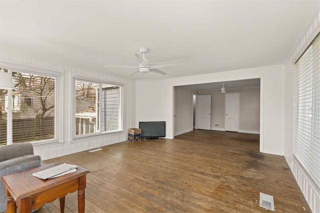 6517 W 77th Terrace, Overland Park, KS 66204