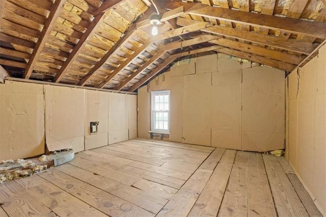 6517 W 77th Terrace, Overland Park, KS 66204