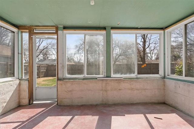 6517 W 77th Terrace, Overland Park, KS 66204