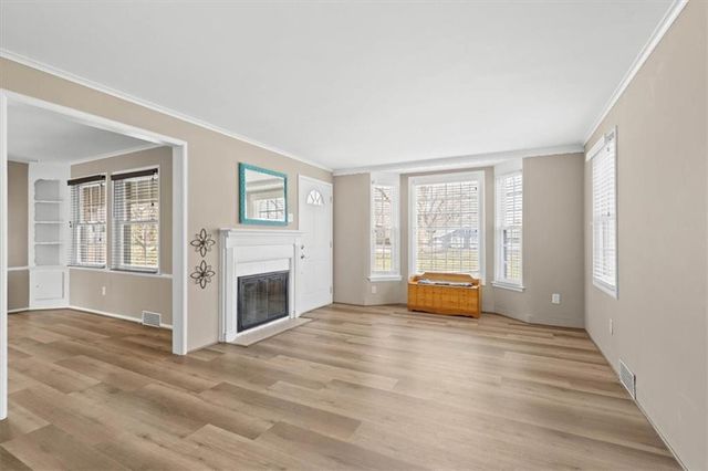 6517 W 77th Terrace, Overland Park, KS 66204