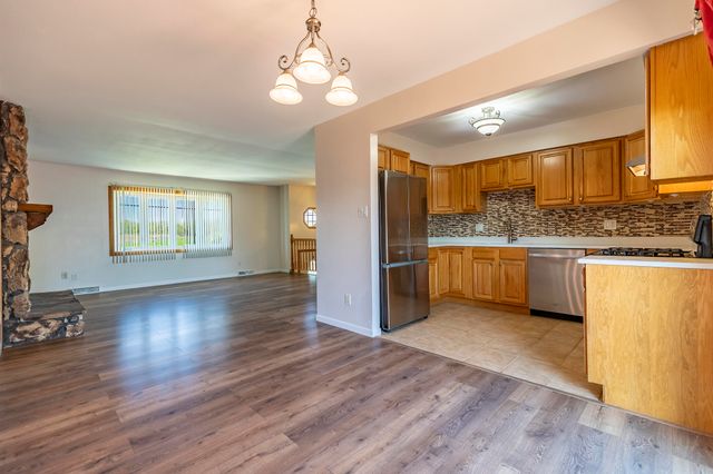 431 S Liverpool Road, Hobart, IN 46342