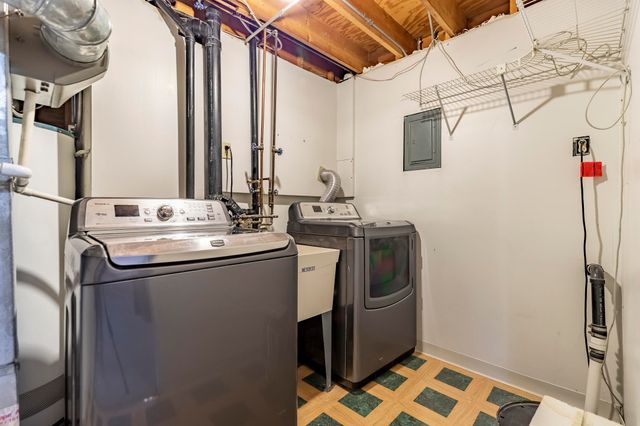 431 S Liverpool Road, Hobart, IN 46342