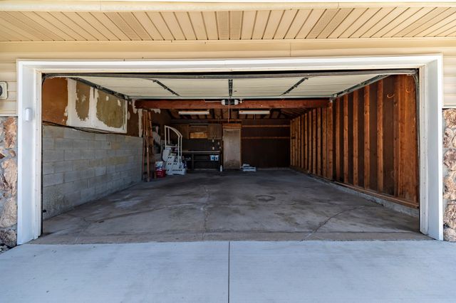 431 S Liverpool Road, Hobart, IN 46342