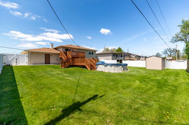 431 S Liverpool Road, Hobart, IN 46342