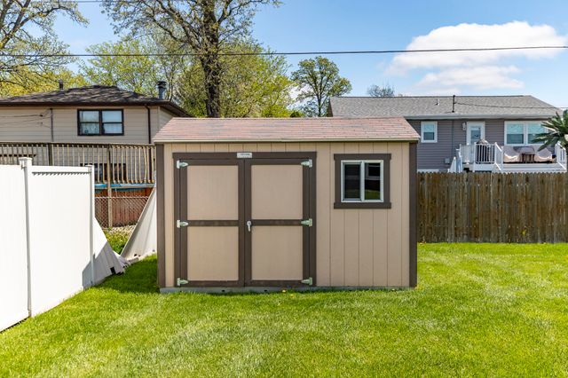 431 S Liverpool Road, Hobart, IN 46342