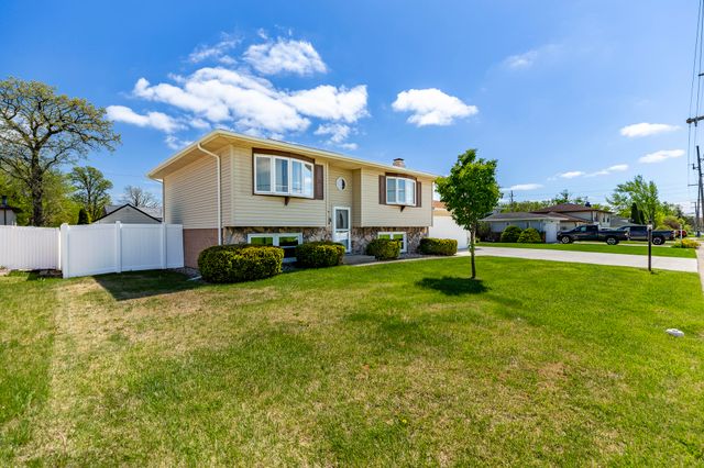 431 S Liverpool Road, Hobart, IN 46342