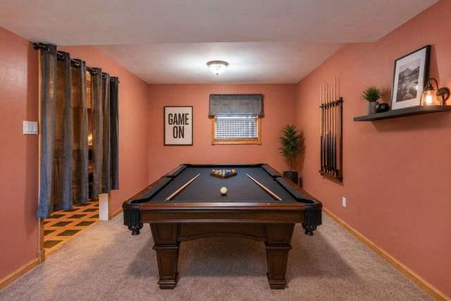 431 S Liverpool Road, Hobart, IN 46342