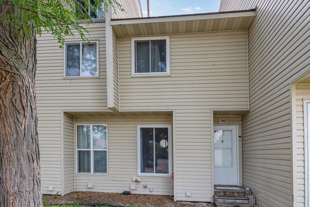 7942 Yates Avenue N, Brooklyn Park, MN 55443