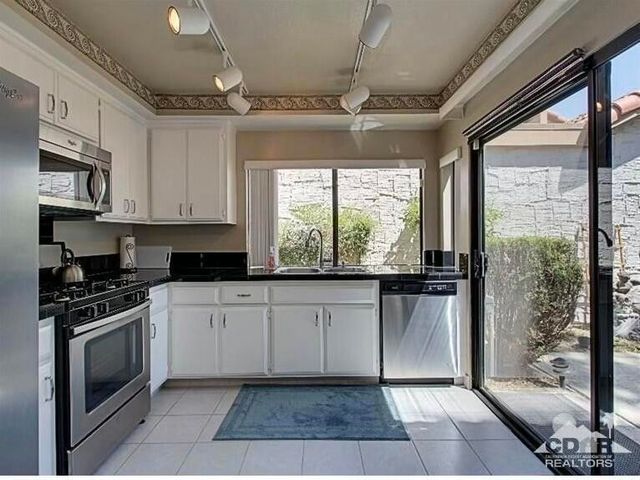 2366 E Miramonte Circle E A, Palm Springs, CA 92264