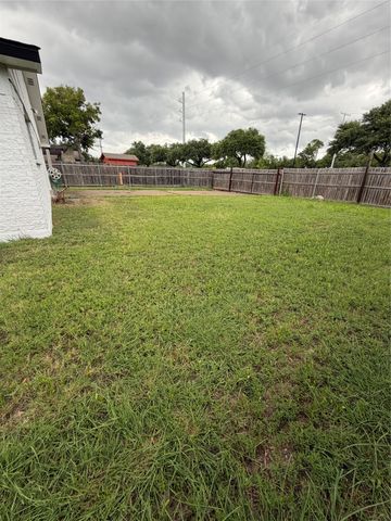 2821 Teakwood Drive, Garland, TX 75044