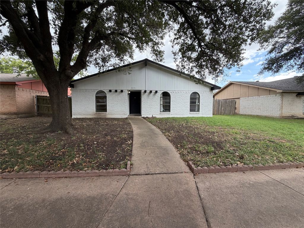 2821 Teakwood Drive, Garland, TX 75044