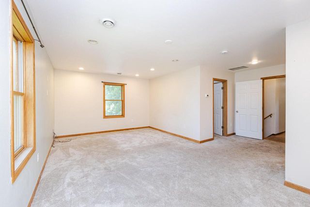 W119 Park DRIVE, Oconomowoc, WI 53066
