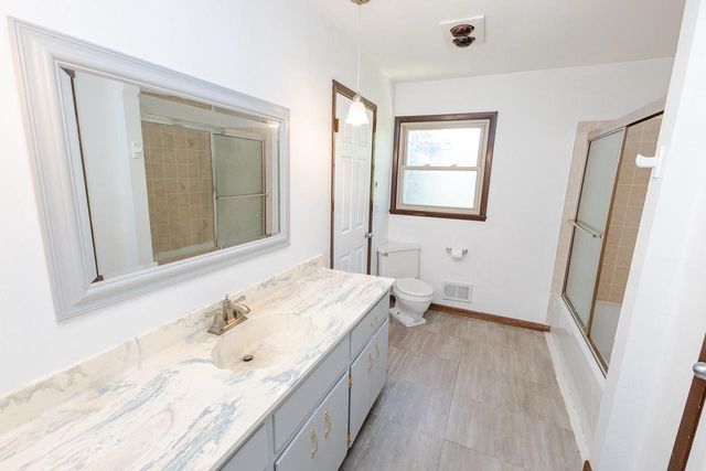 W119 Park DRIVE, Oconomowoc, WI 53066