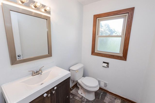 W119 Park DRIVE, Oconomowoc, WI 53066